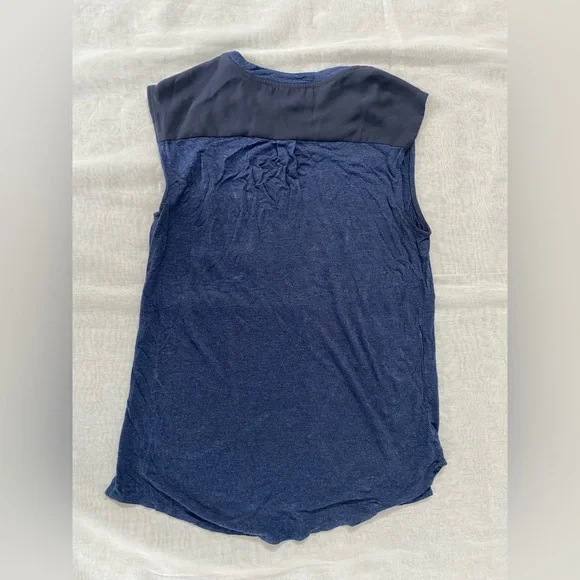 Blue top - Picture 4 of 4